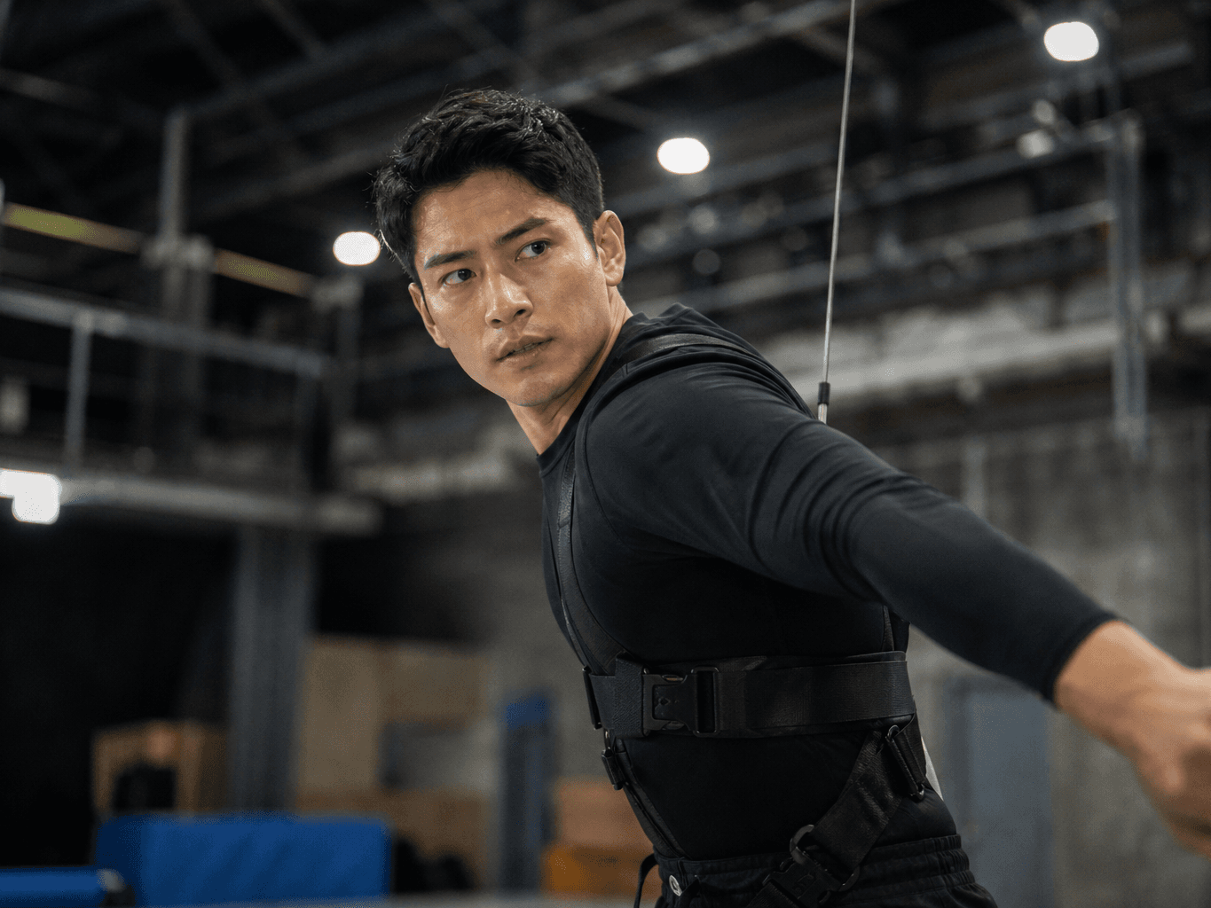 ワイヤーアクションを練習するスタントマン - Stuntman Practicing Wire Action