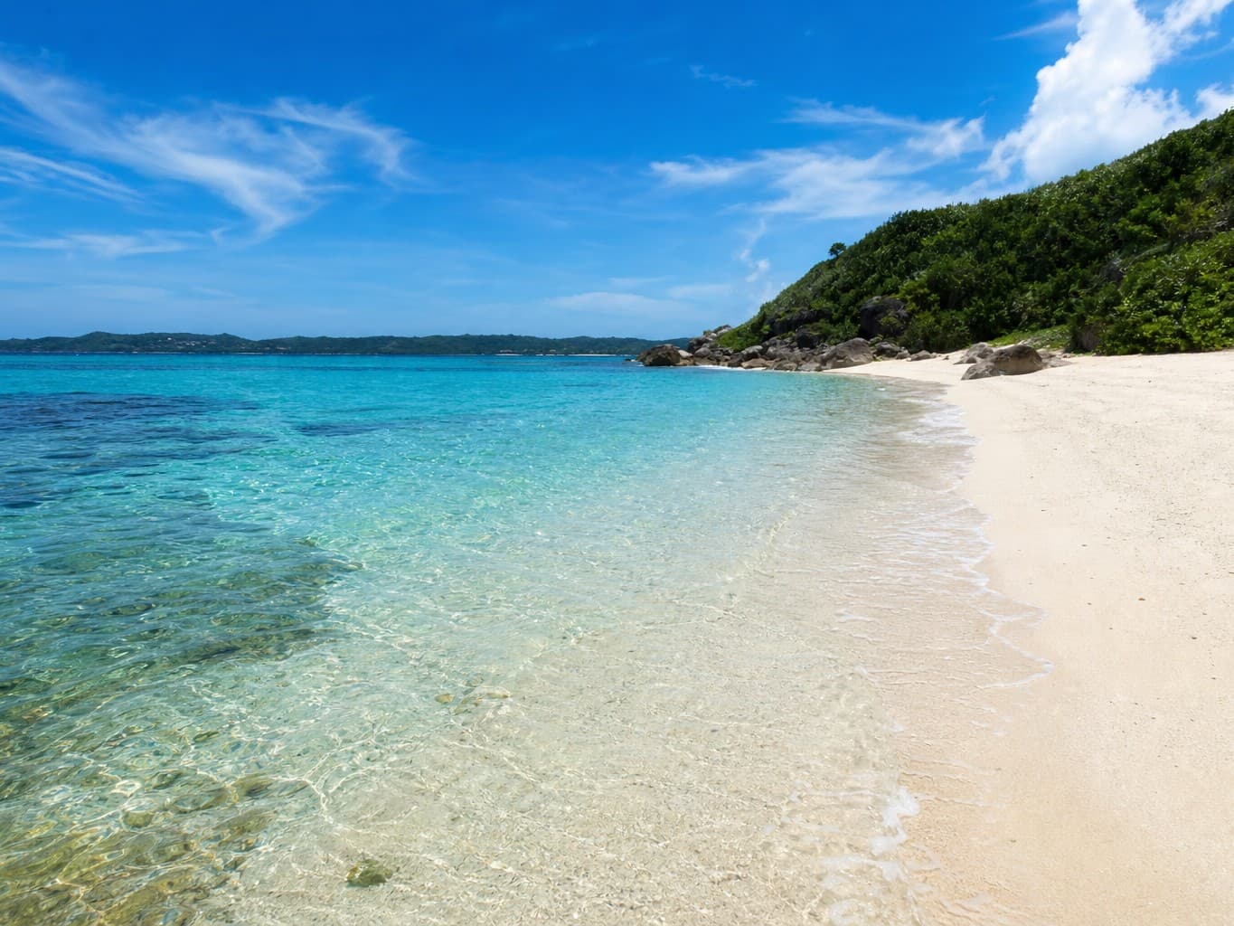 ターコイズブルーの浅瀬と白い砂浜 - Turquoise shallows and a white sand beach